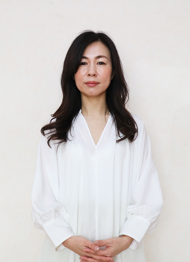 代表 石井 佳織