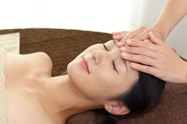 たるみ、乾燥、小じわ改善・ヒト幹細胞フェイシャルエステ＋炭酸パック